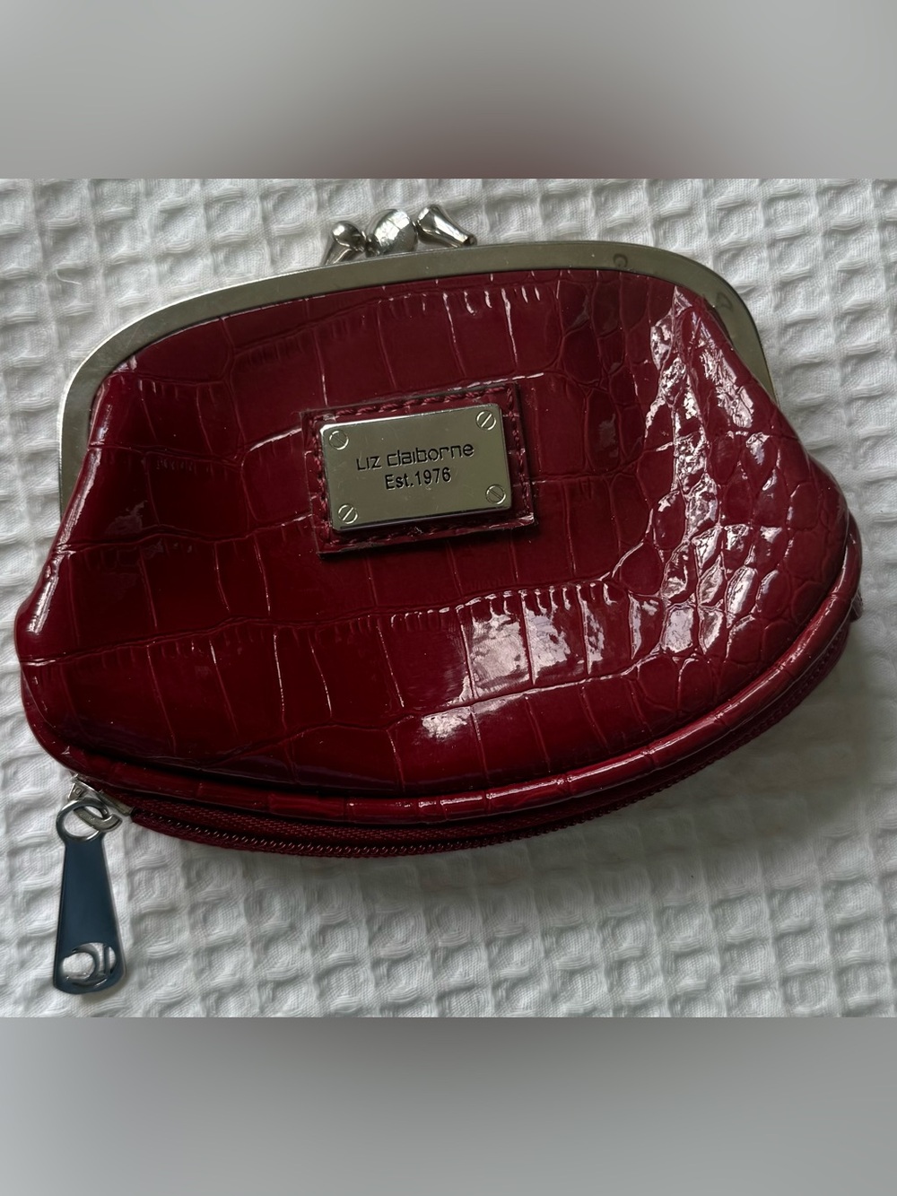 Liz Claiborne Red Faux Croc Kiss Lock Coin Purse Double Compartment Wallet